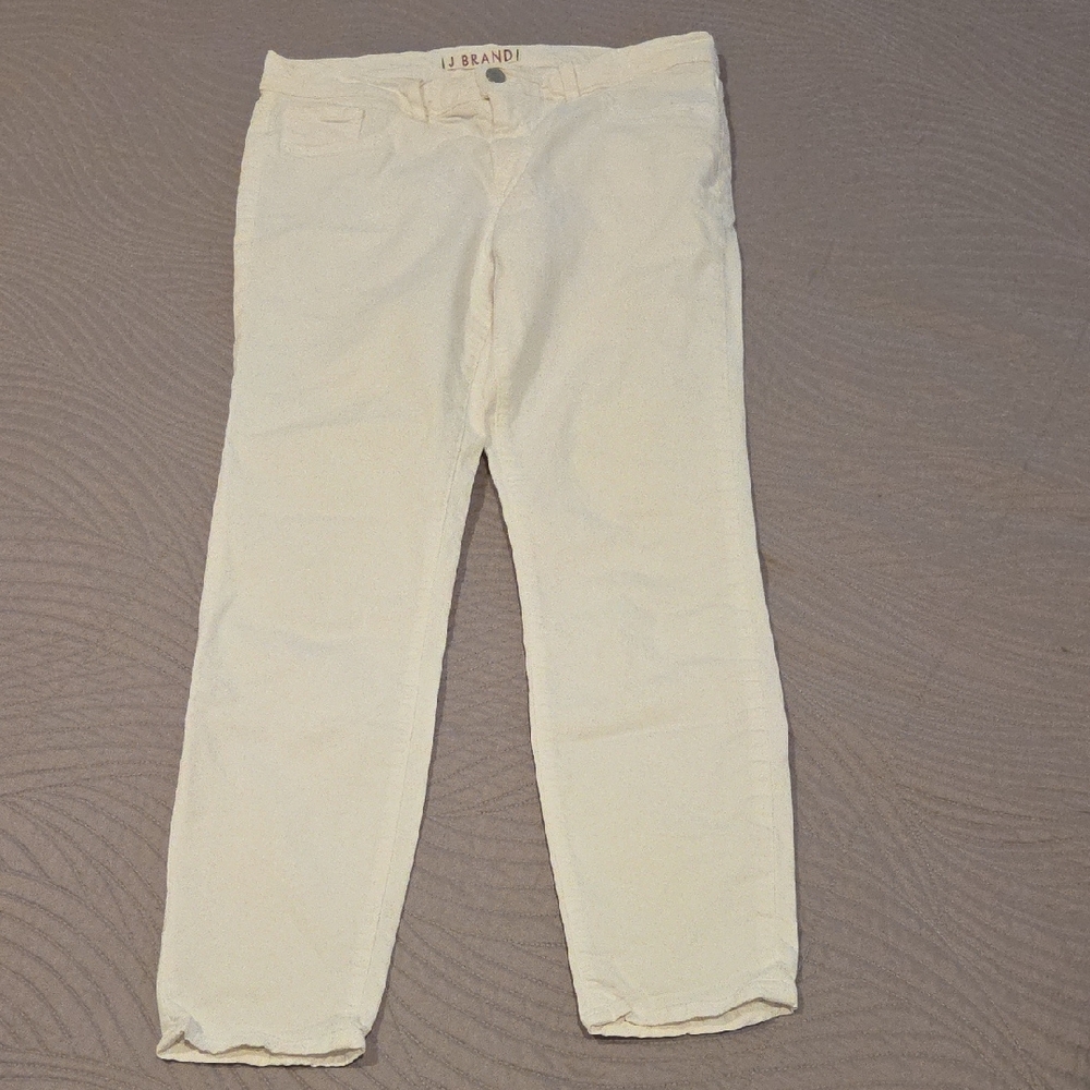 J Brand White Casual Pants. Size 31.